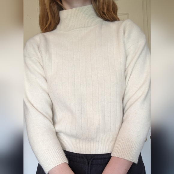 Lamb and angora wool sweater - Picture 2 of 3